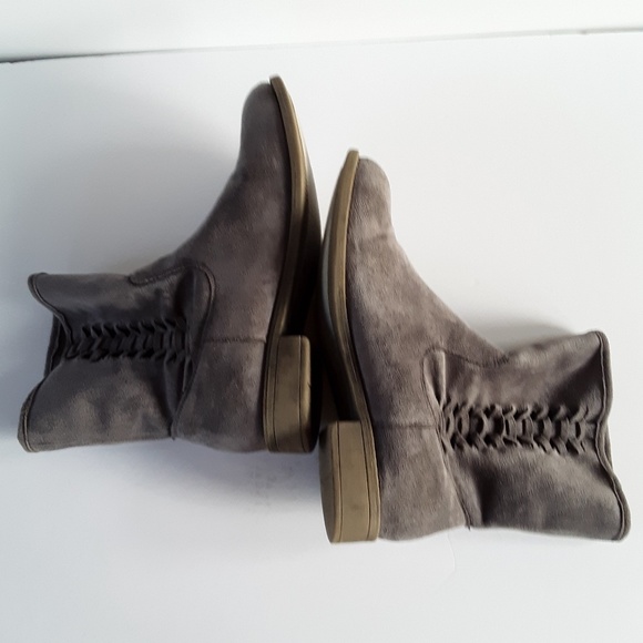 Dolce by Mojo Moxy gray faux suede boots - Picture 3 of 7